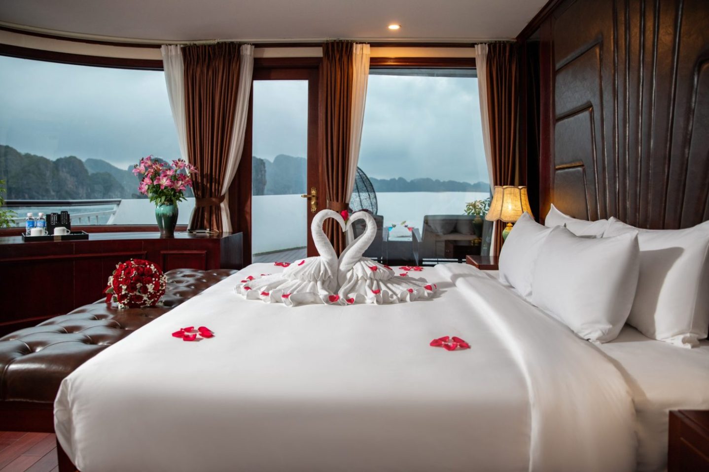 Amour Cruise