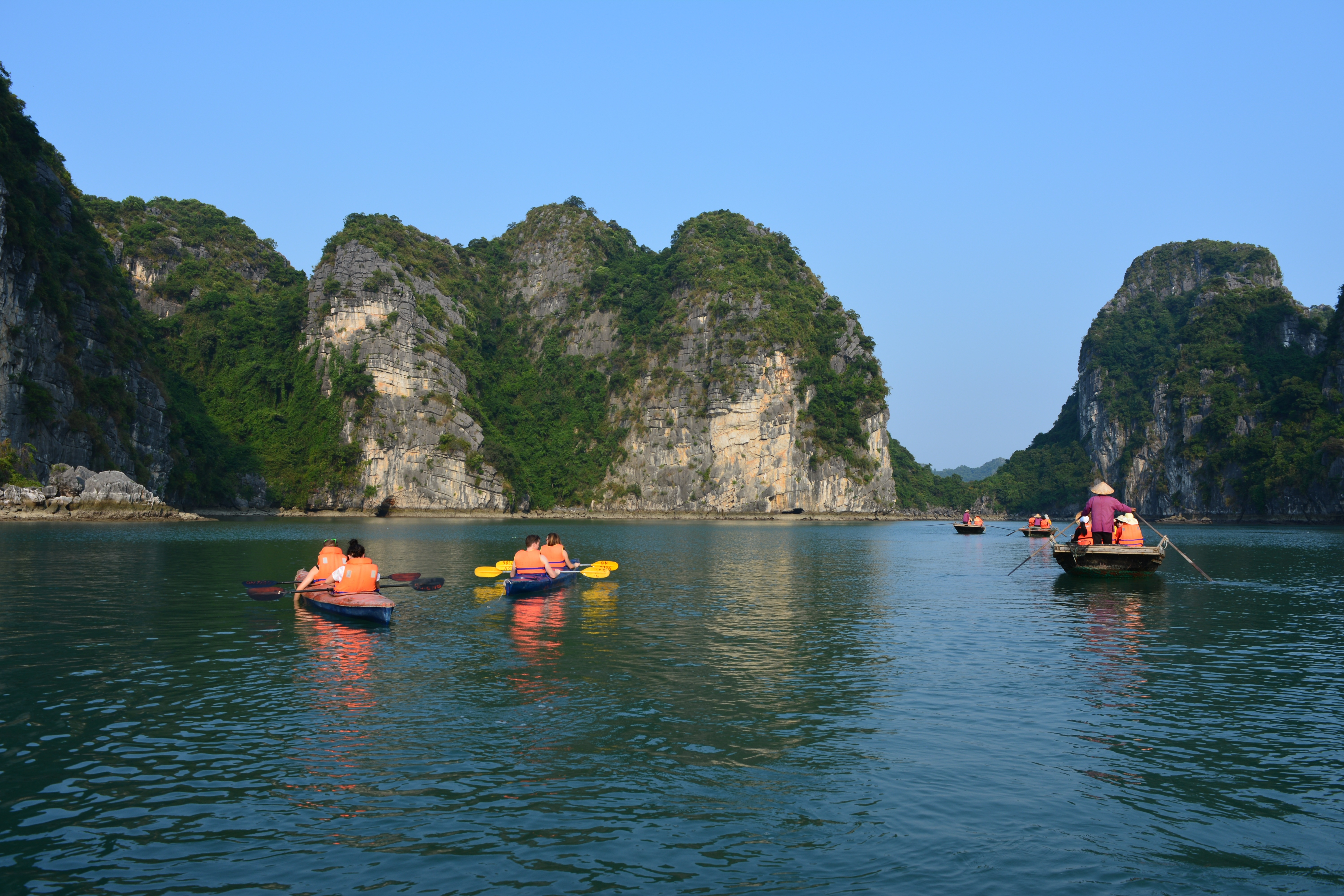 Kayaking in Halong – Lan Ha: Top 5 Best Spots and Complete Guide